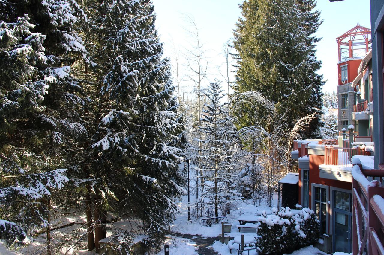 Alpenglow Lodge By Mva Whistler Eksteriør bilde